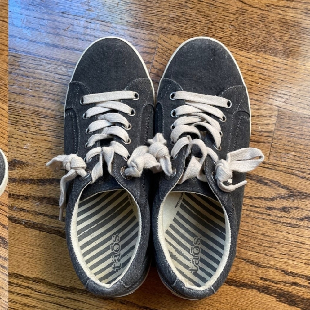 Taos Charcoal Gray /Navy Canvas Sneakers Size 7
